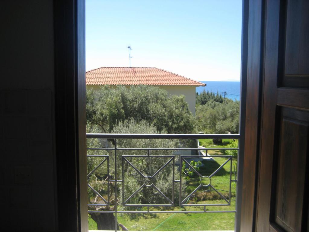 Petradaki Apartments Μόλα Καλύβα Δωμάτιο φωτογραφία