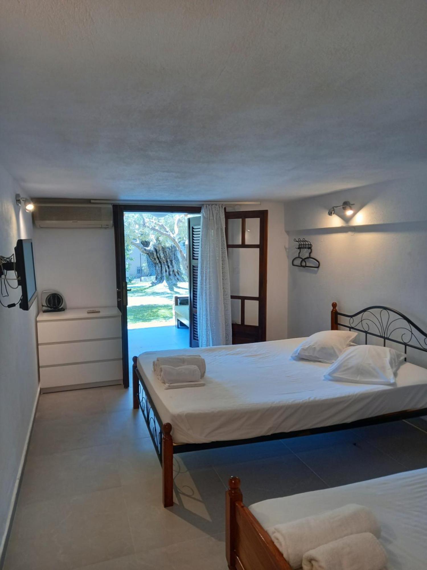Petradaki Apartments Μόλα Καλύβα Δωμάτιο φωτογραφία