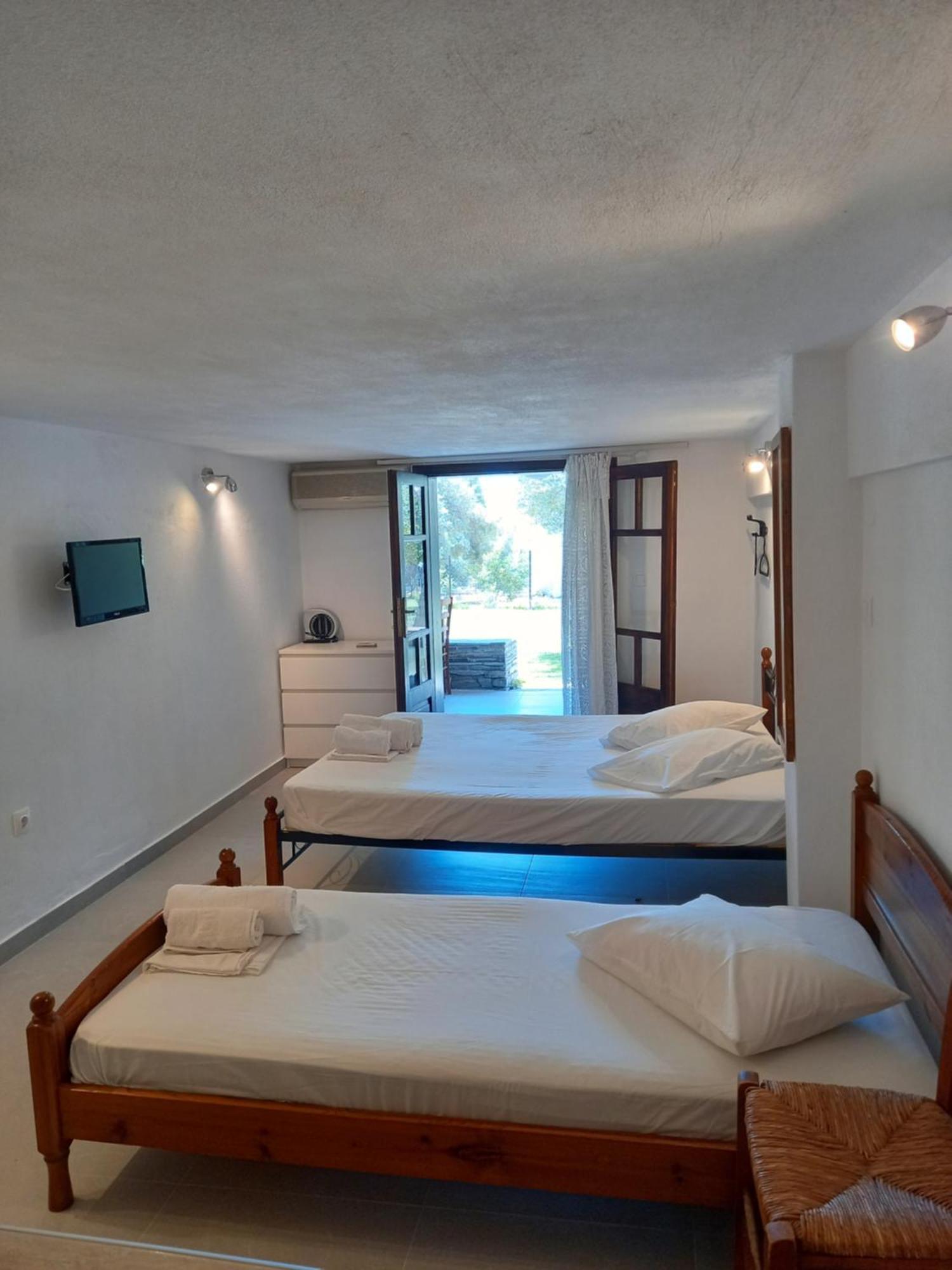 Petradaki Apartments Μόλα Καλύβα Δωμάτιο φωτογραφία