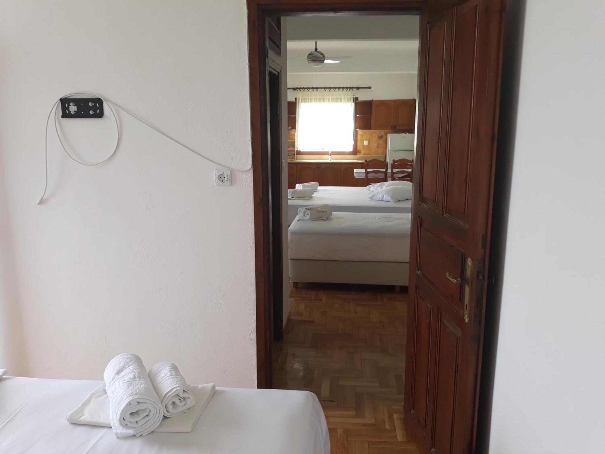 Petradaki Apartments Μόλα Καλύβα Δωμάτιο φωτογραφία