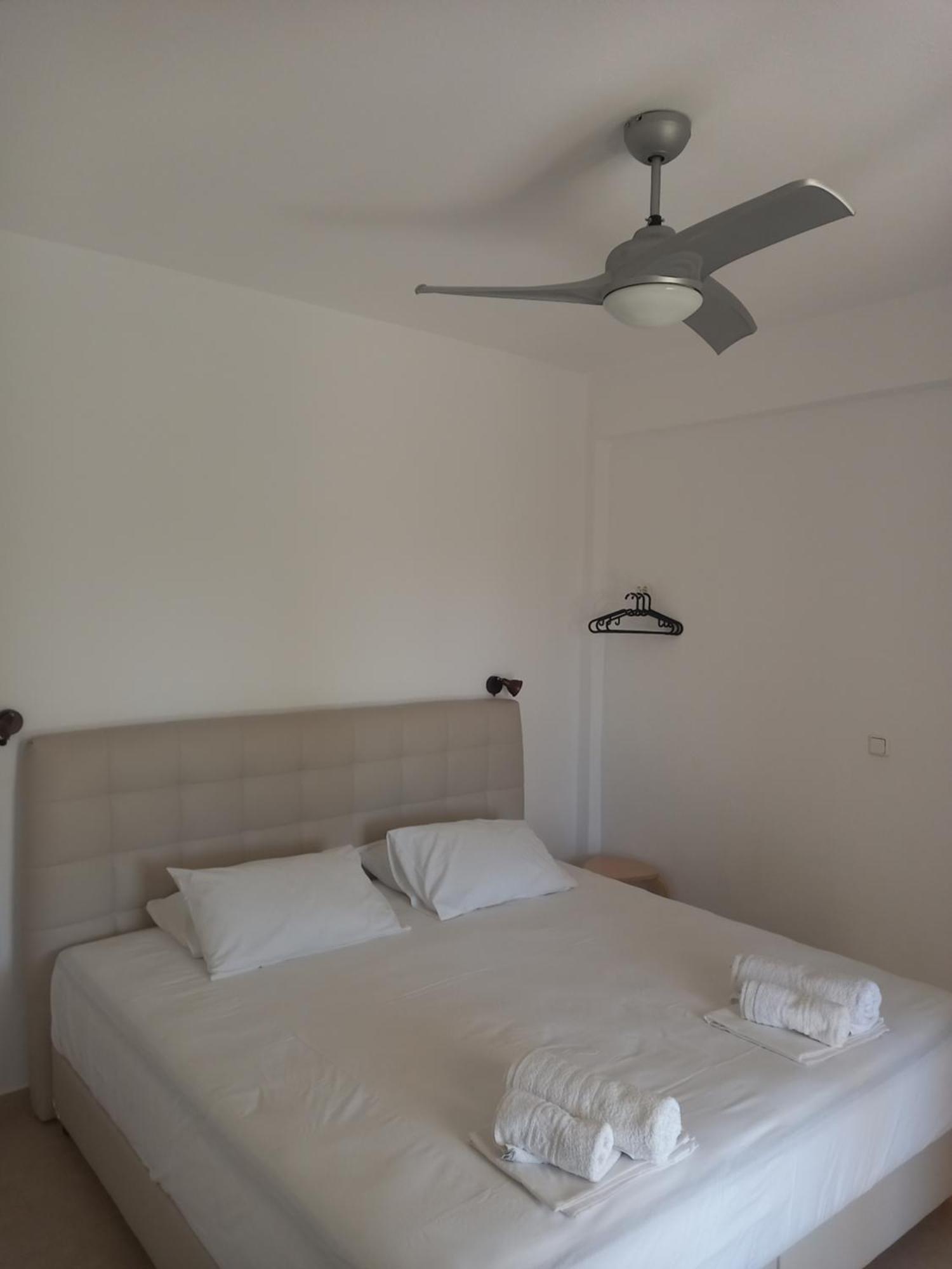 Petradaki Apartments Μόλα Καλύβα Δωμάτιο φωτογραφία