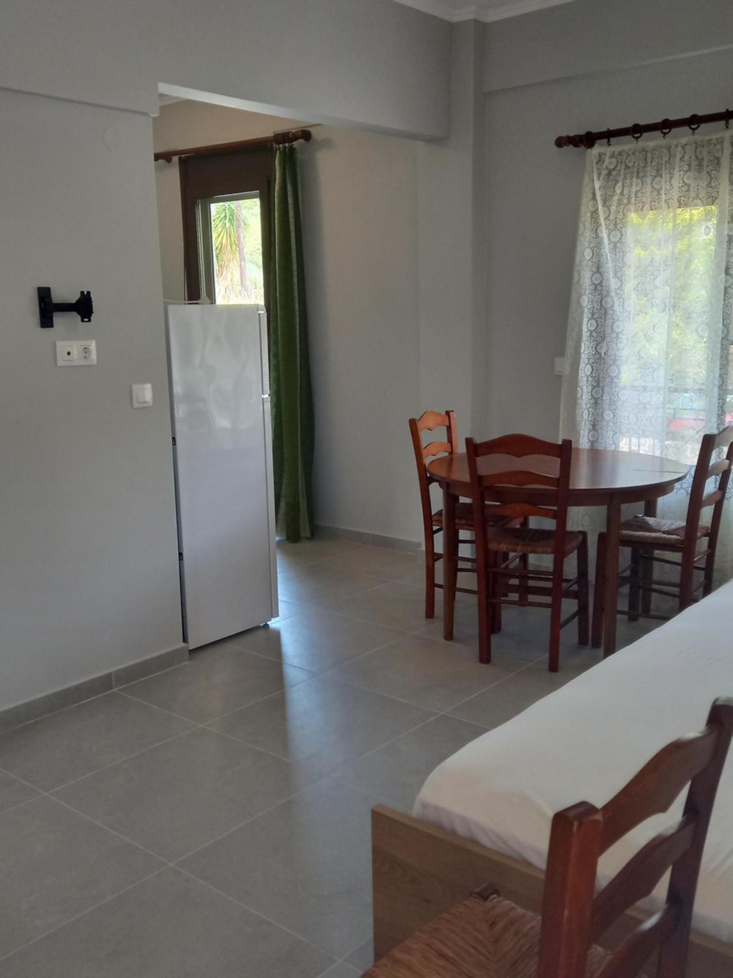 Petradaki Apartments Μόλα Καλύβα Δωμάτιο φωτογραφία